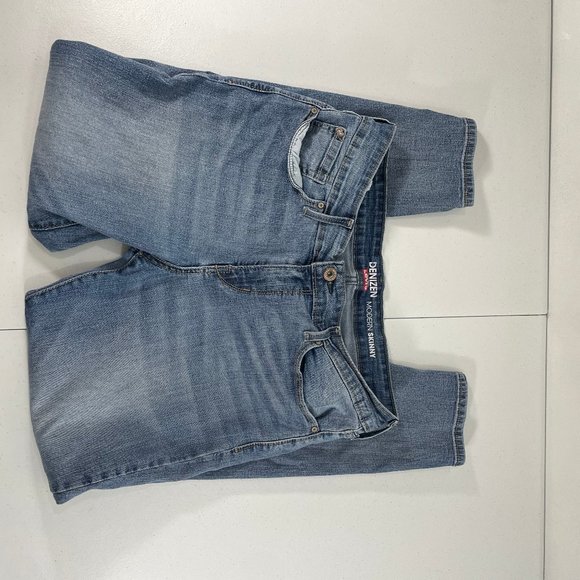 Denizen Levi's Light Wash Modern Skinny Women's Size 12S Stretch Blue jean Denim - Picture 4 of 10